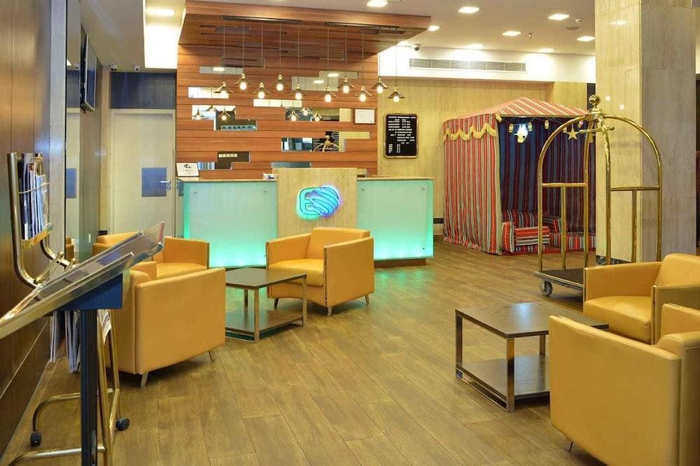 Everest International Hotel Dubai Eksteriør billede
